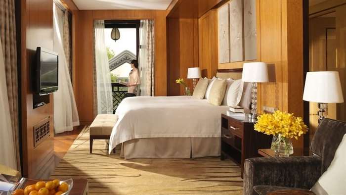 Four Seasons hotel room